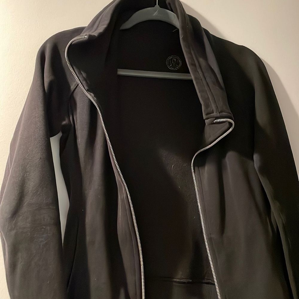 Lululemon Womens black jacket size 8